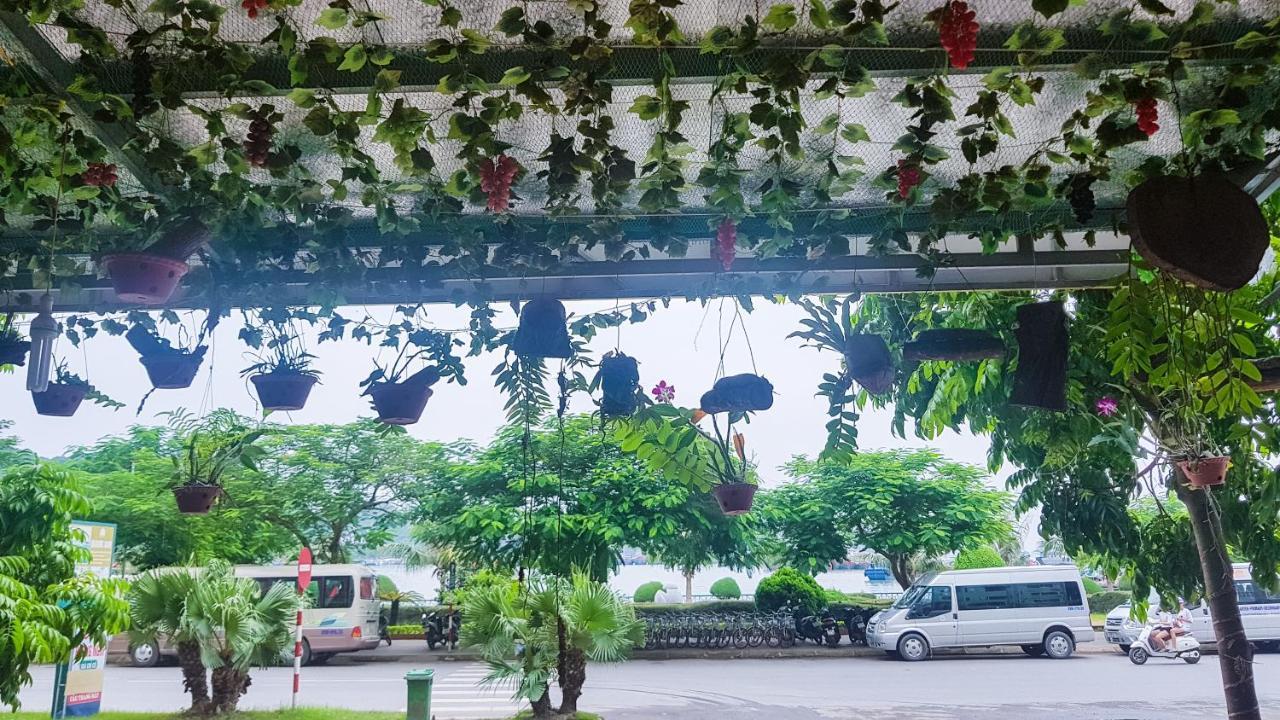 Thu Ha Hotel Dong Khe Sau Exterior photo