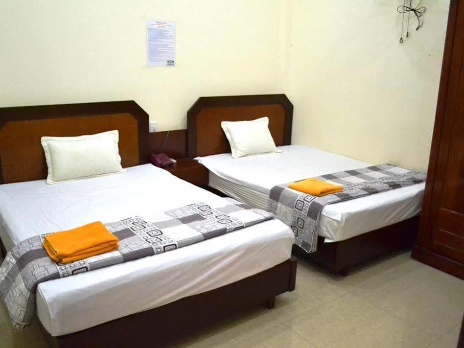 Thu Ha Hotel Dong Khe Sau Exterior photo